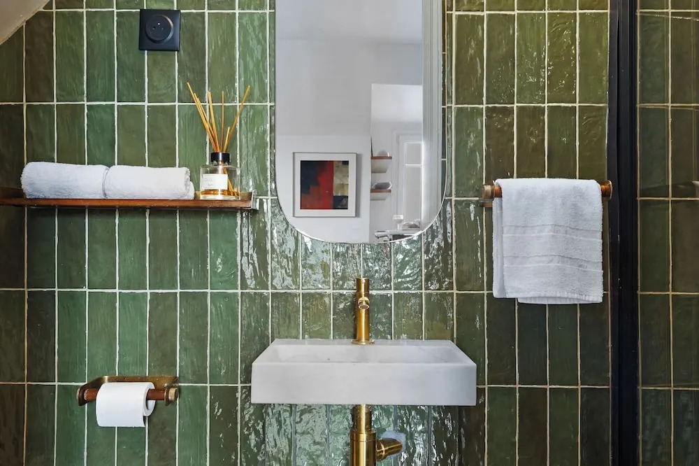 Stylish 1BR Parc Monceau Retreat