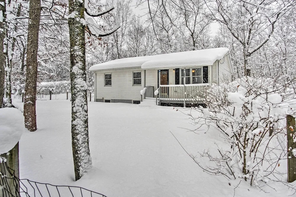 Wooded Twin Lakes Retreat: 13 Mi to Lake Michigan!