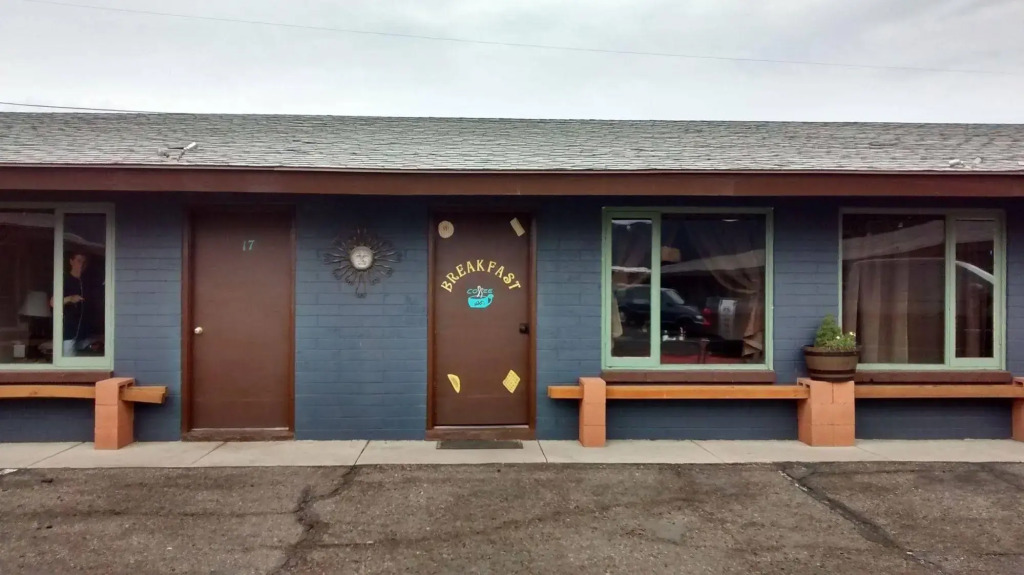 Adobe Sands Motel