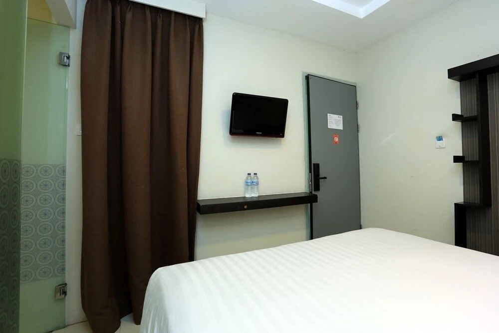 RedDoorz @ Istana Kuta Galeria