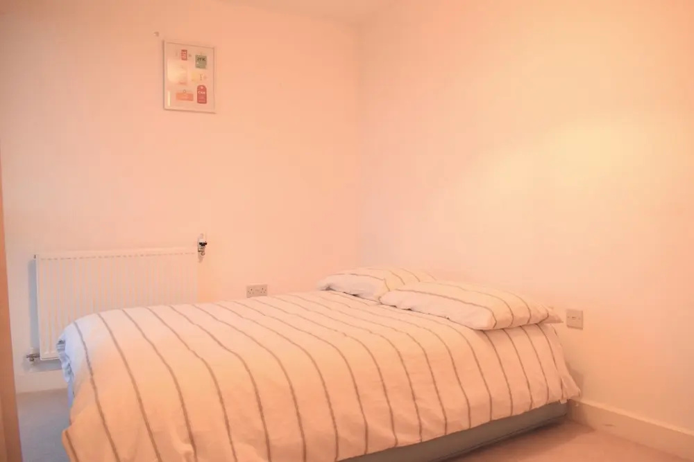 Modern 3 Bedroom Apartment Near City Airport