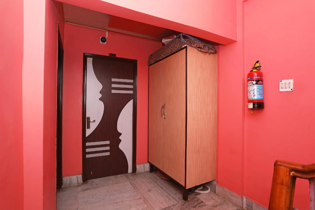 OYO Flagship 10079 Rainbow Guest House