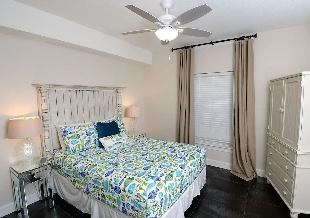 Emerald Isle 1609 2 Bedroom Condo