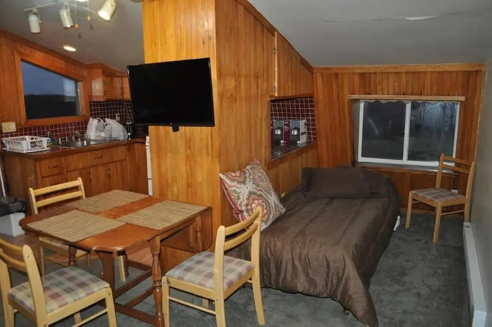 Lakewood Lodge & Restaurant