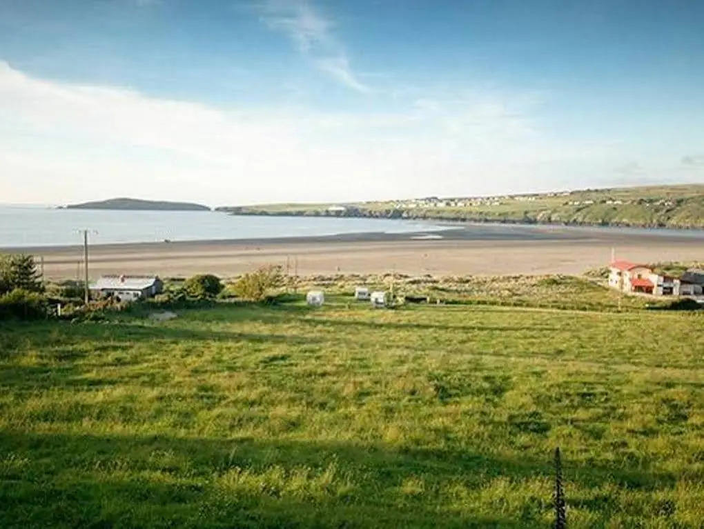 YHA Poppit Sands