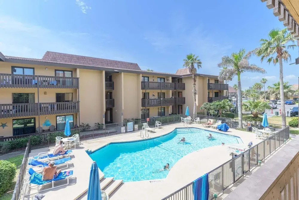 Tiki 227 - Gorgeous 1br Condo Overlooking The Pool 1 Bedroom Condo
