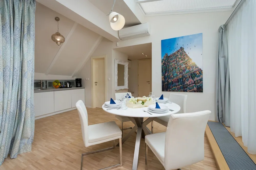 Empirent Design Apartments