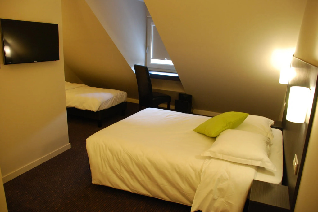 Ruthenium Hotel