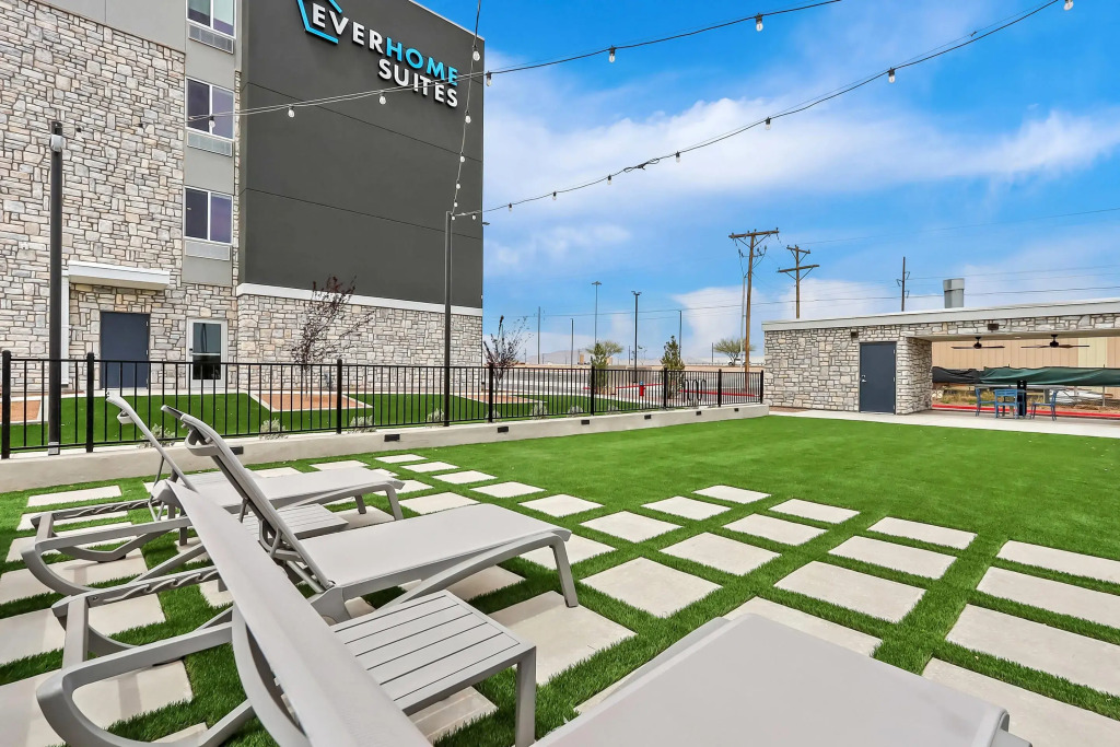 Everhome Suites El Paso Airport Near Fort Bliss by Choice Hotels