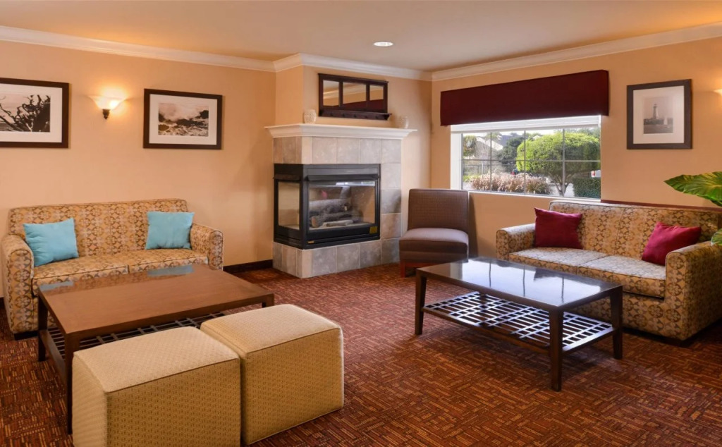 Holiday Inn Express & Suites Watsonville by IHG