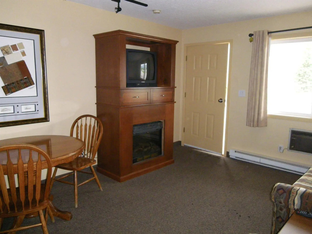 Selkirk Inn