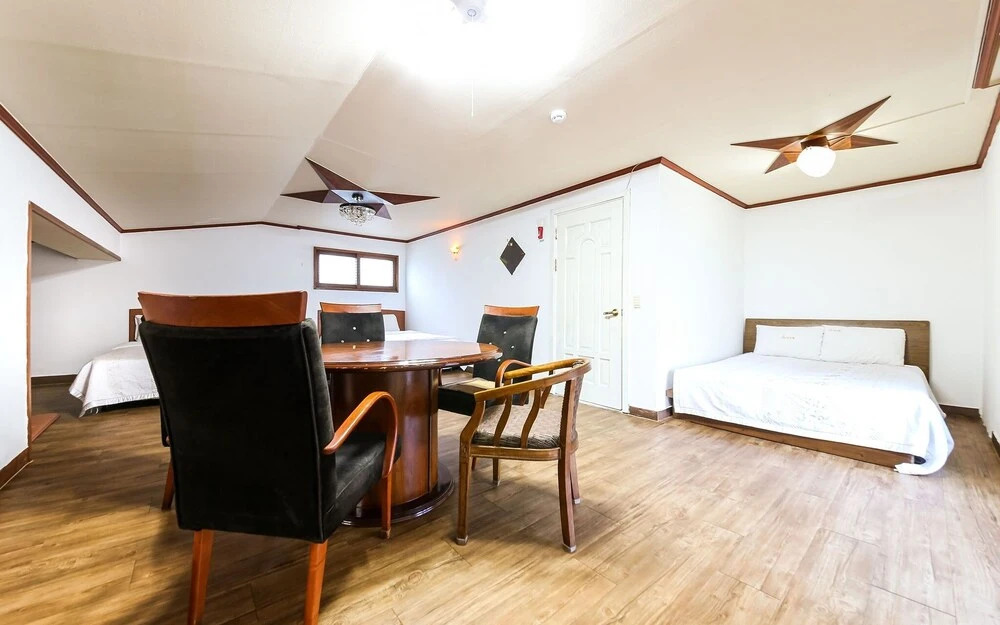 Top Motel