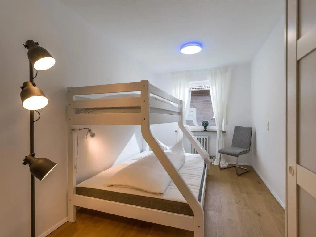 Moderner Ferienwohnung mit 2 Schlafzimmer und großen Balkon