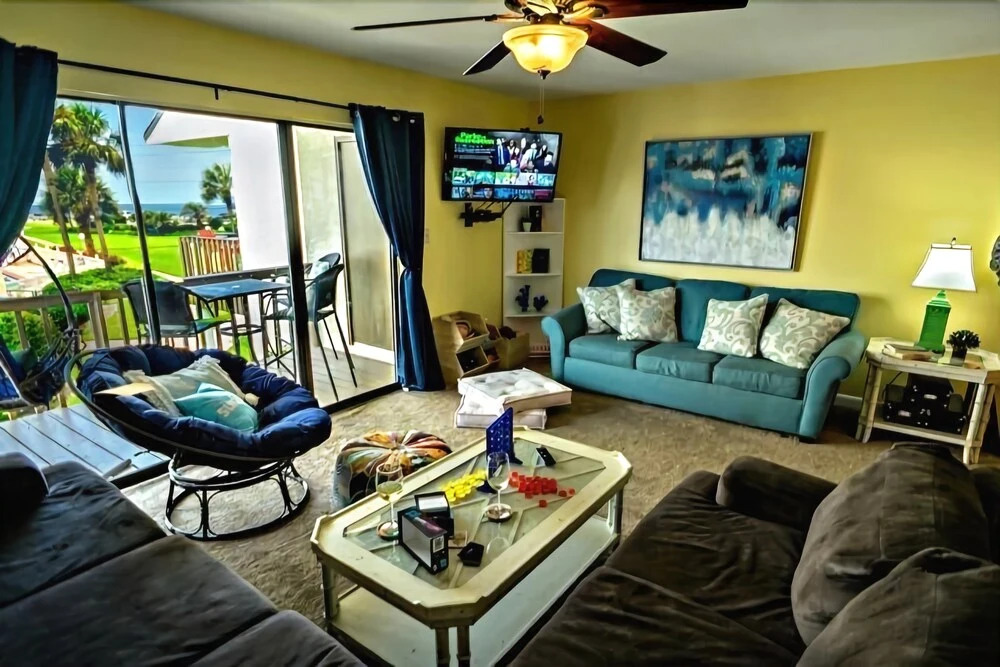 Blue Surf 18 - 2 Br townhouse by RedAwning