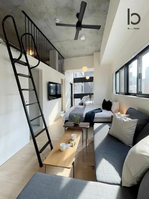 Newly open 1BR apt for 7ppl with loft and city scenic view