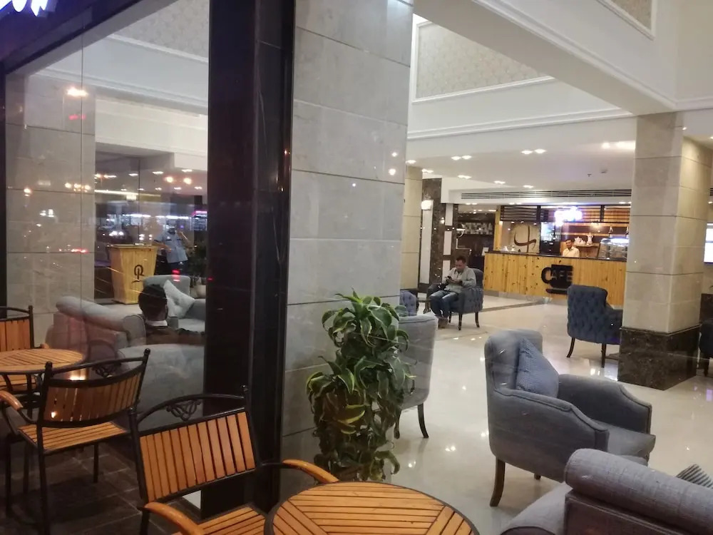 Remaz Hotel & Suite