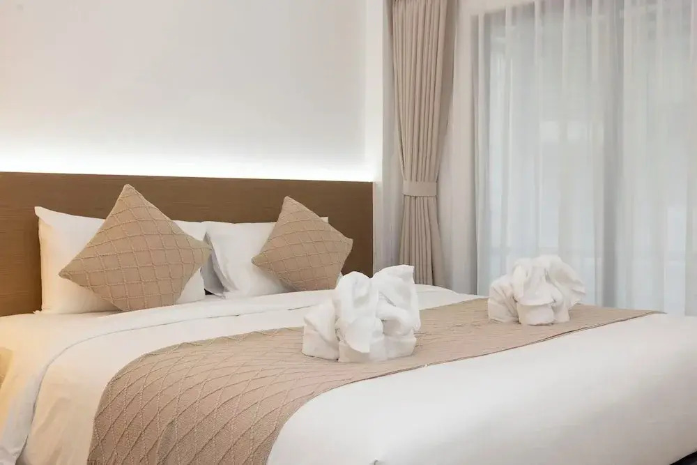 XL PATONG Hotel