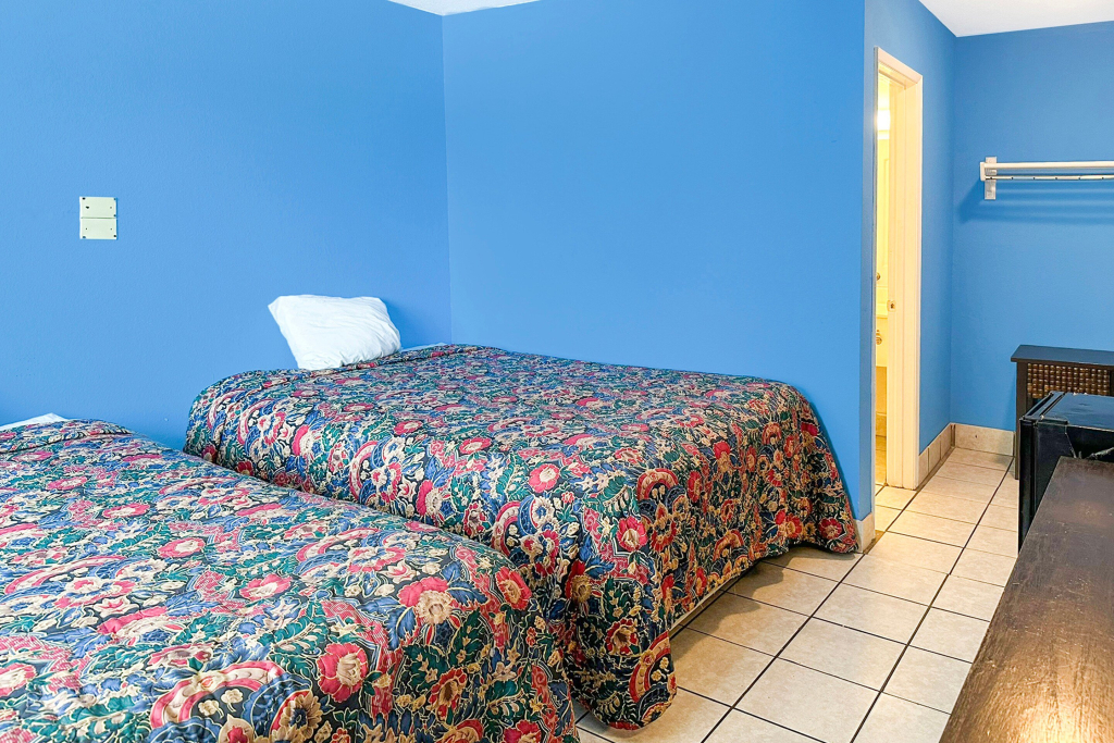Luxury Inn By OYO Albany