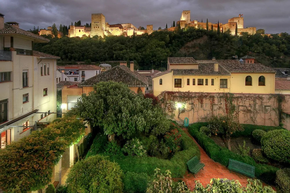 Alhambra Penthouse 2 Private Terraces Parking Free