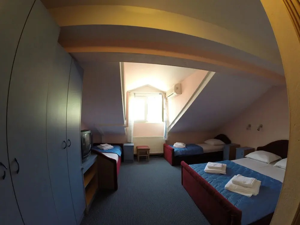 Hotel Lav
