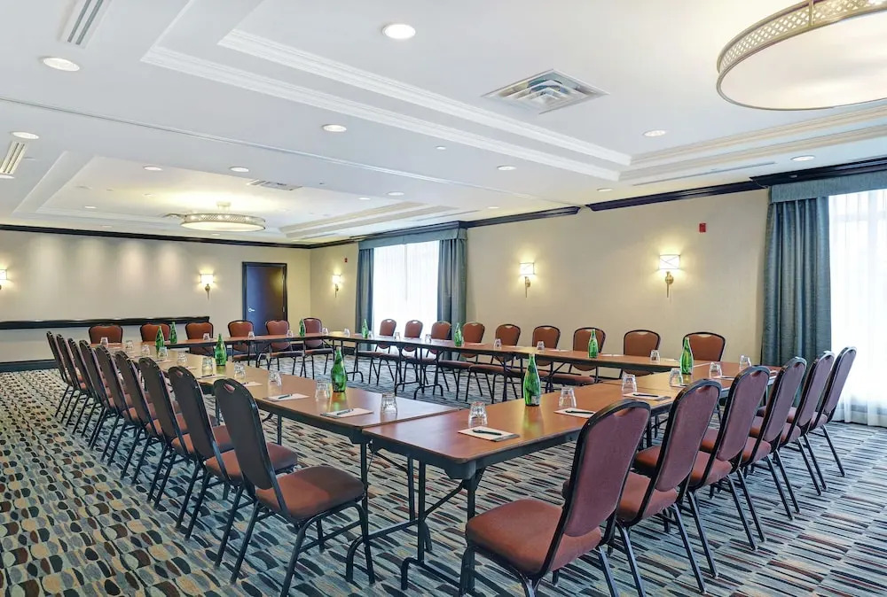 Homewood Suites by Hilton Cambridge-Waterloo, Ontario