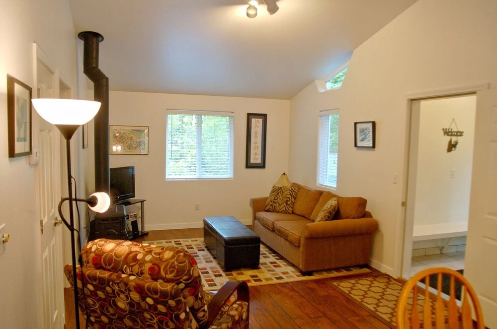 Glacier Springs Cabin 16 - This is a Great Cottage With an Outdoor hot tub
