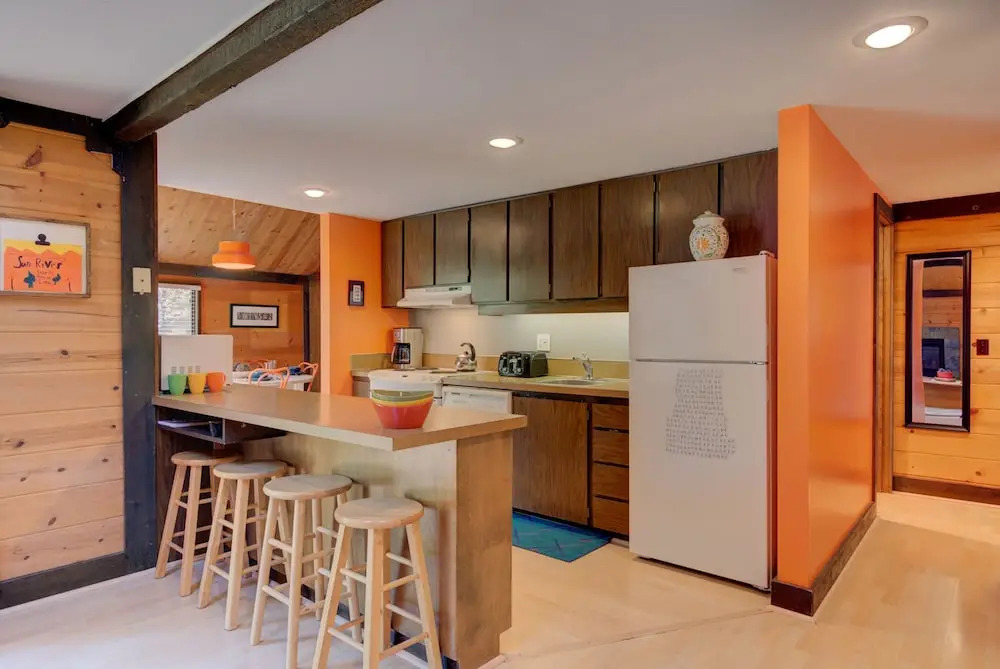 Pole House #14 by Village Properties at Sunriver