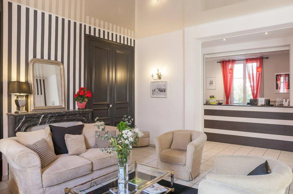 Logis Hotel - Le Charleston