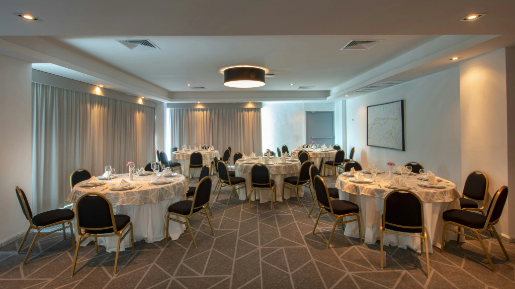 Holiday Inn & Suites - Merida La Isla by IHG