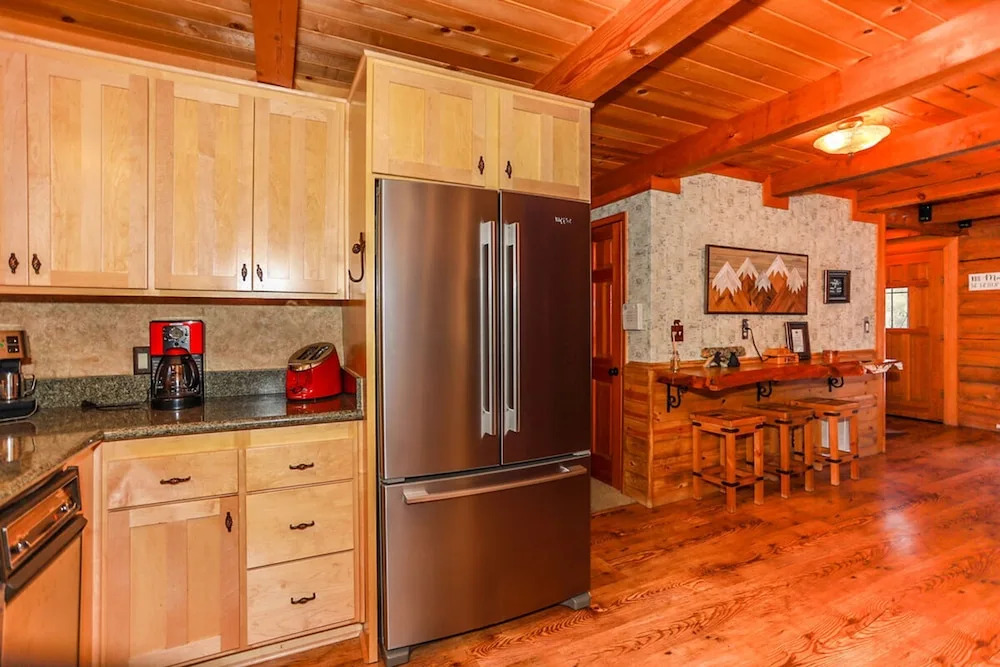 Woodland Log-1887 by Big Bear Vacations