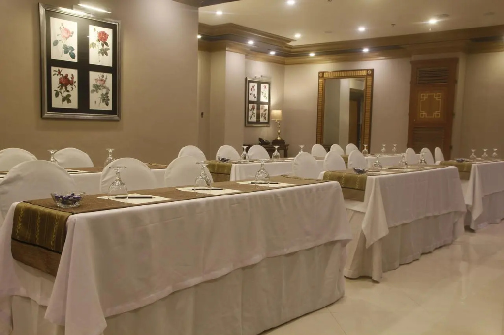 Herald Suites Polaris