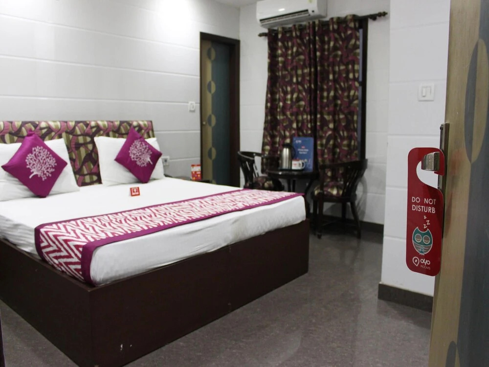 OYO 2705 Hotel Preet Palace