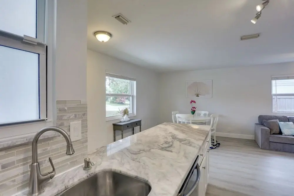 Jupiter Townhome w/ Patio & Yard ~ 6 Mi to Beach!