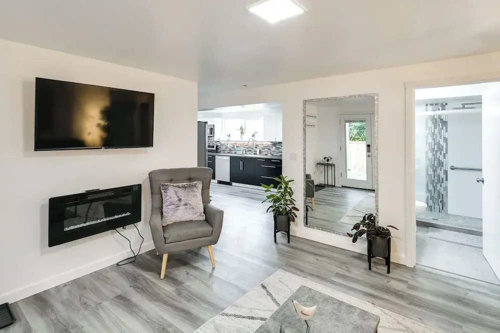 Patio & Grill: Dog-friendly Redmond Getaway!