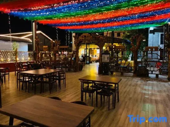 Tukes Ligong Be Courtyard Homestay Reception Center