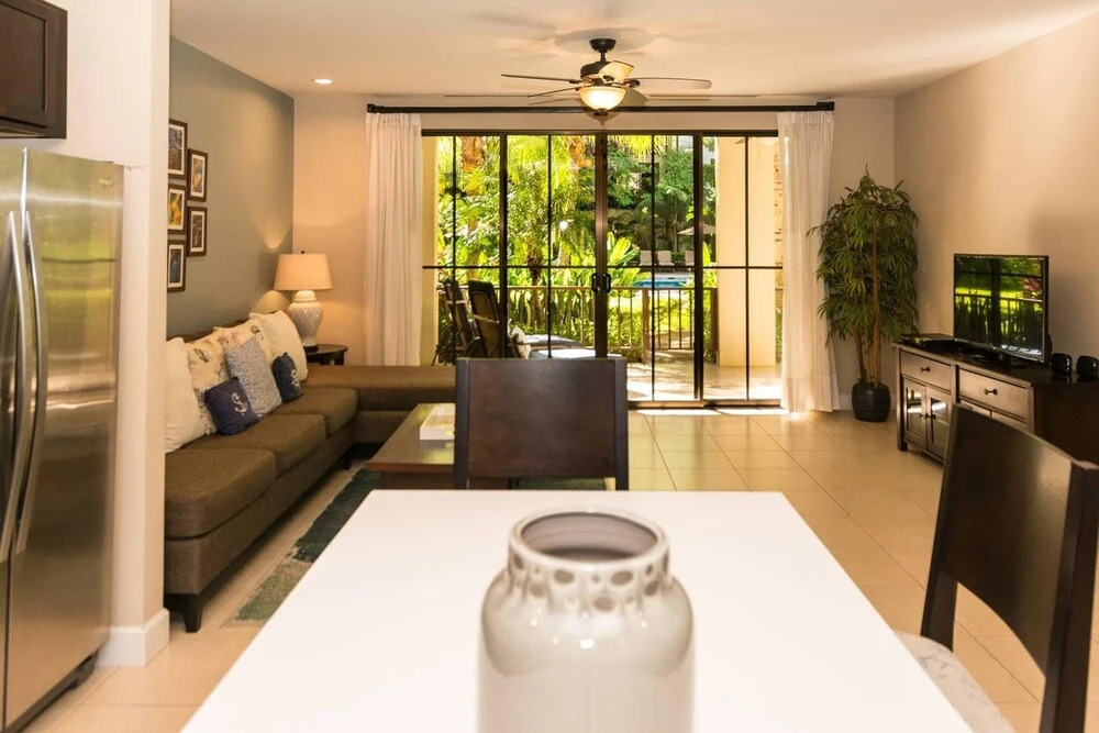 Stylish 1-bedroom That Opens on Pool -pacifico L303