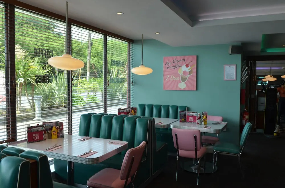 7Hotel Diner