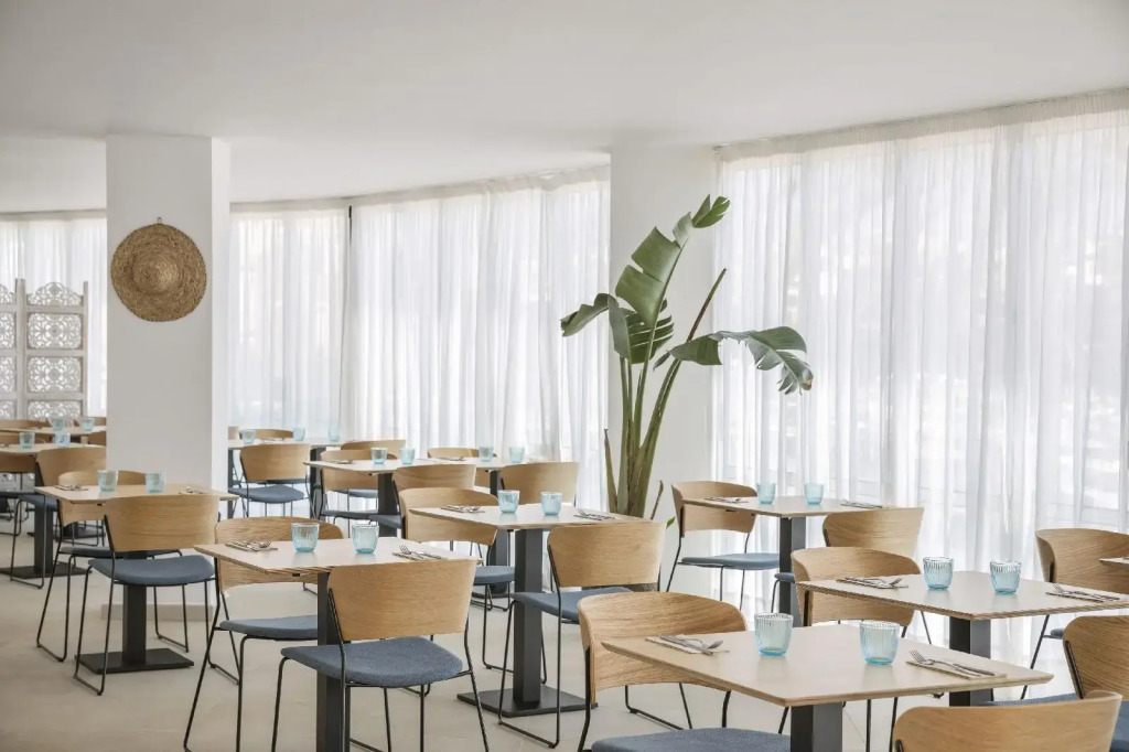 Porto Drach Aparthotel & Suites