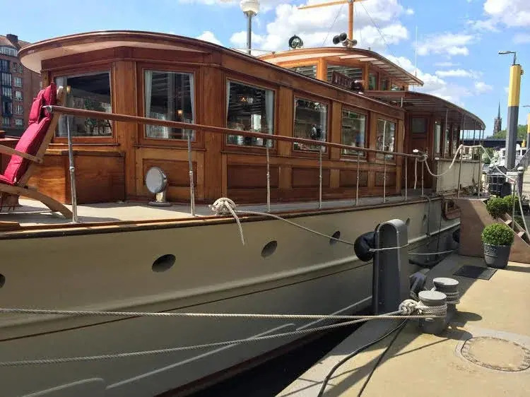 Hotelschiff Nedeva Bremen