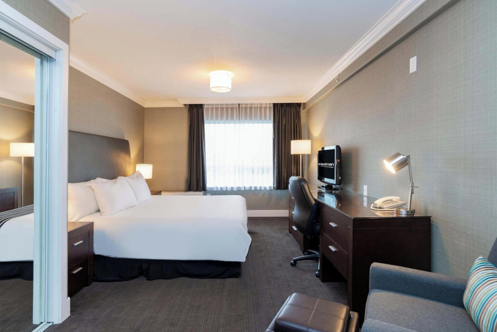 Sandman Hotel & Suites Vancouver Airport
