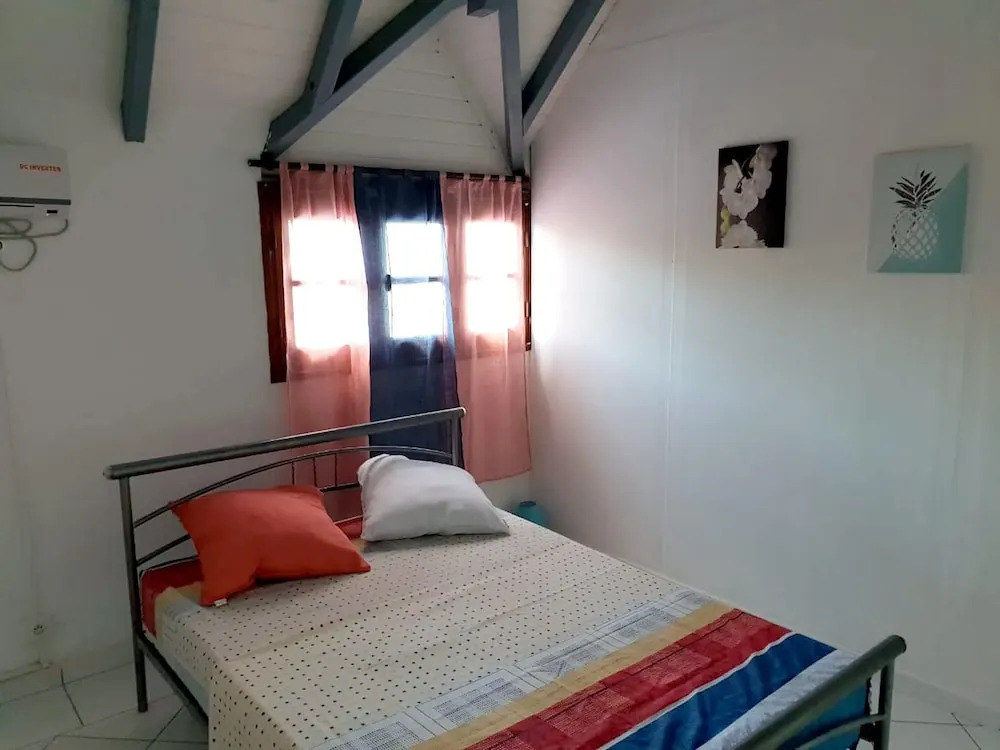 Apartment With 3 Bedrooms in Deshaies, With Wonderful sea View, Terrac