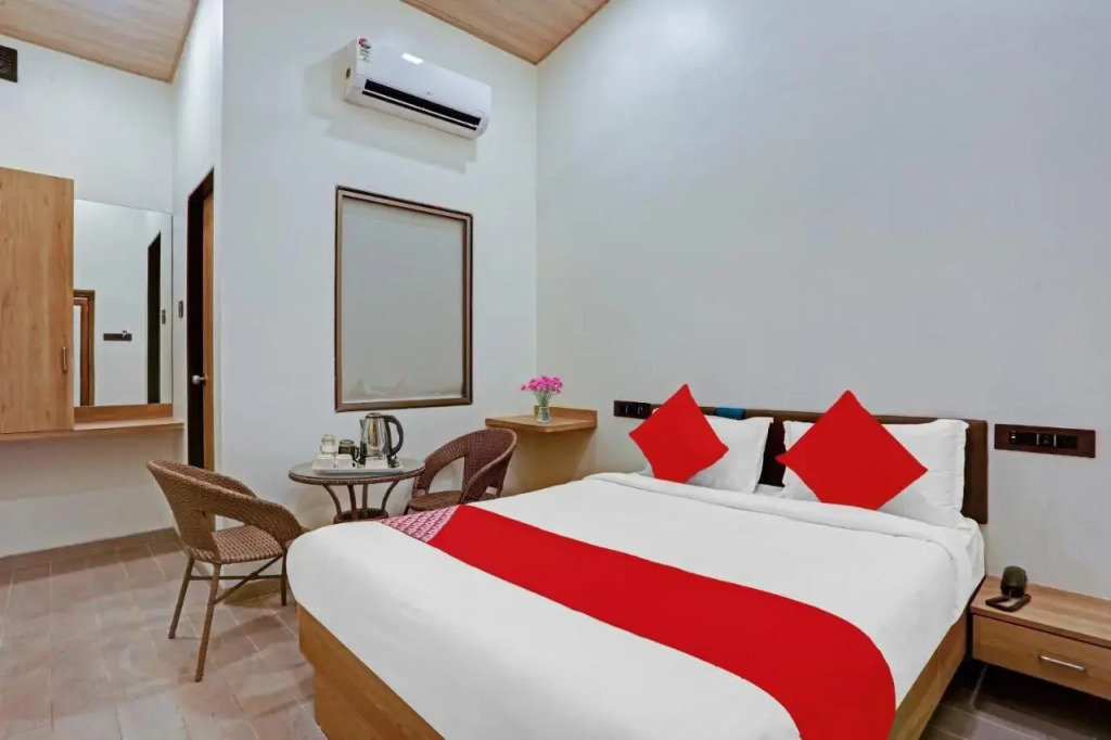 FabHotel Malali Residency