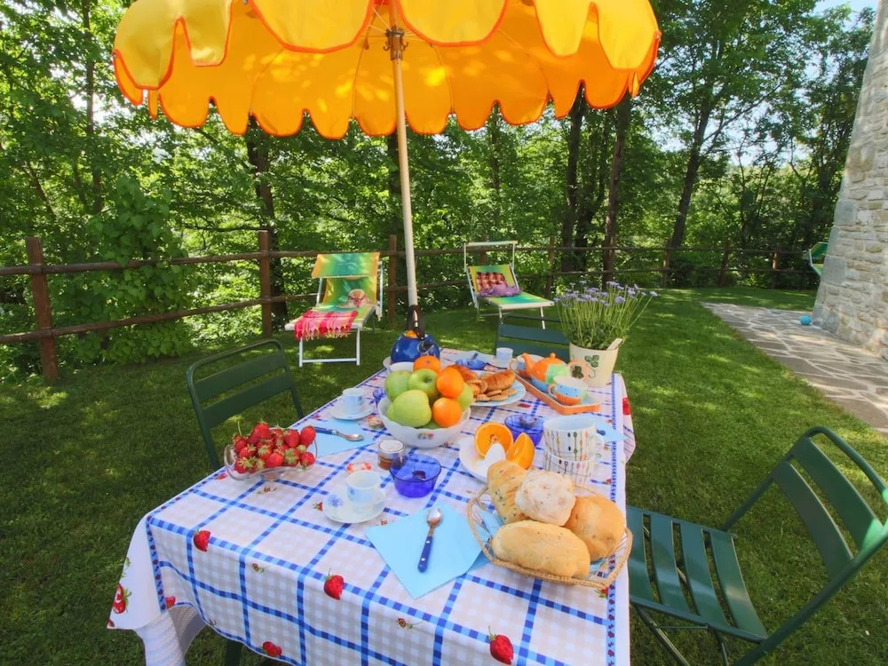 Country Cottage in Marche with Swimming Pool