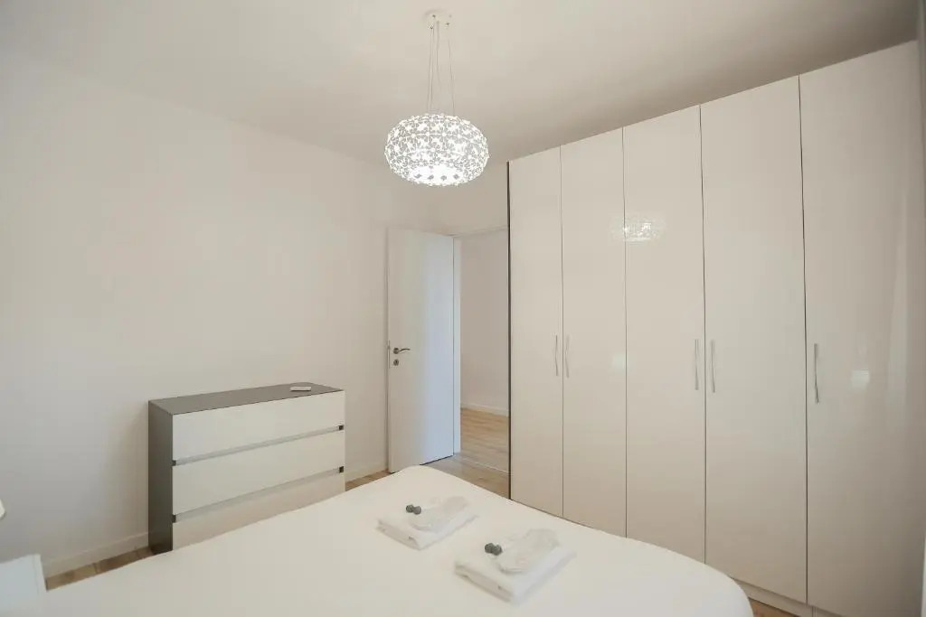 Miku Apartment-Spectacular 1BD At Komuna e Parisit