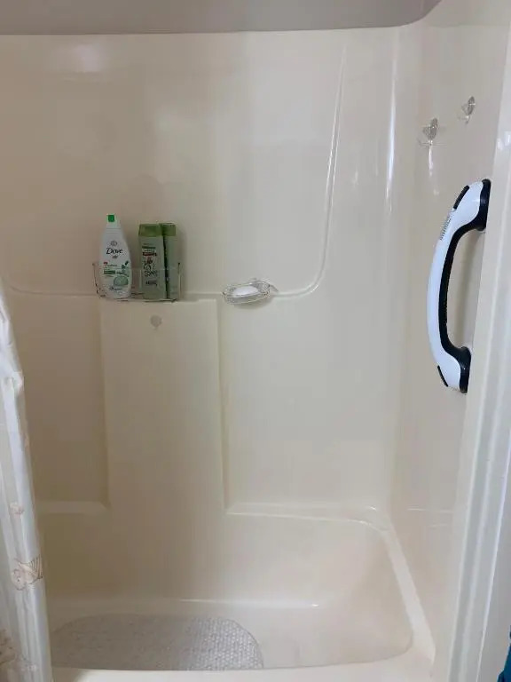 1st floor, Davis Lake View Condo, Minutes to Sanibel
