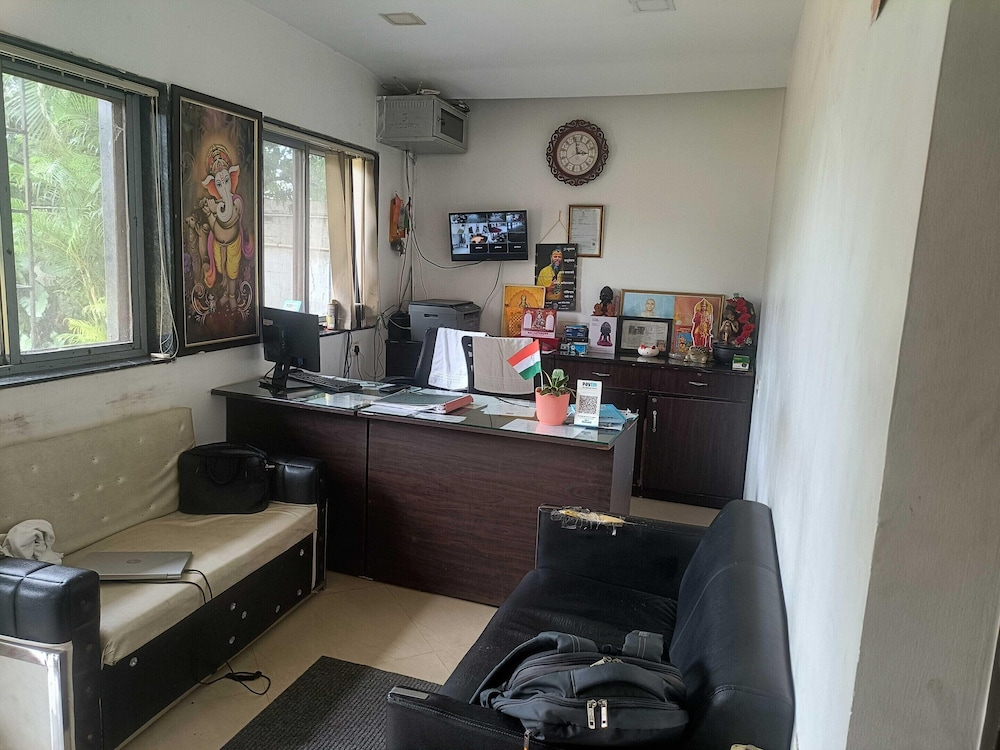 Hotel O Ambuja City Centre Mall