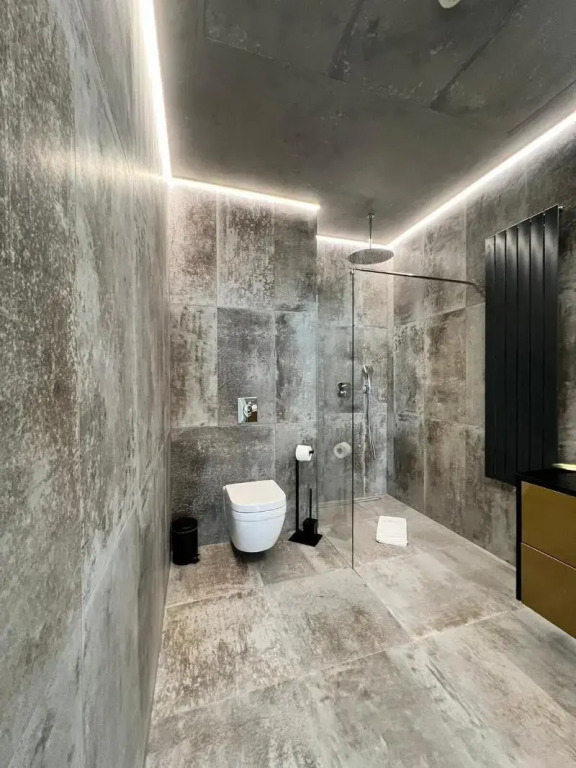 Apartamenty Sky Tower z Jakuzzi Przy Oknie by BQQK