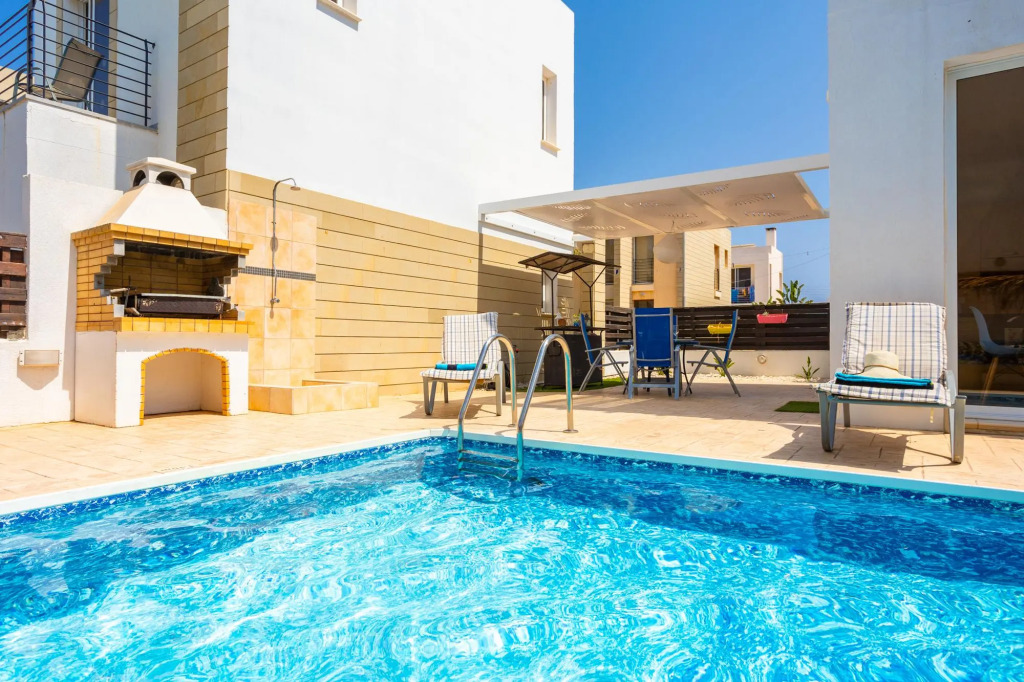 Villa Vitamin Blue