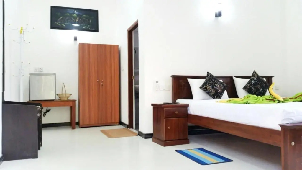 Lake Lane Guest Rest