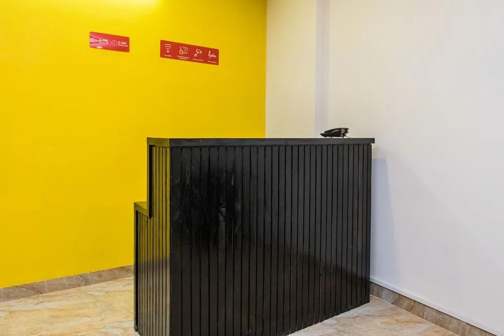 Oyo 28472 Hotel Shree Palace